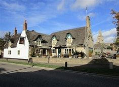 shows the Royal Oak public house in Castor